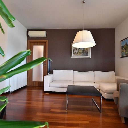 City Penthouse Vita Pula Exterior foto